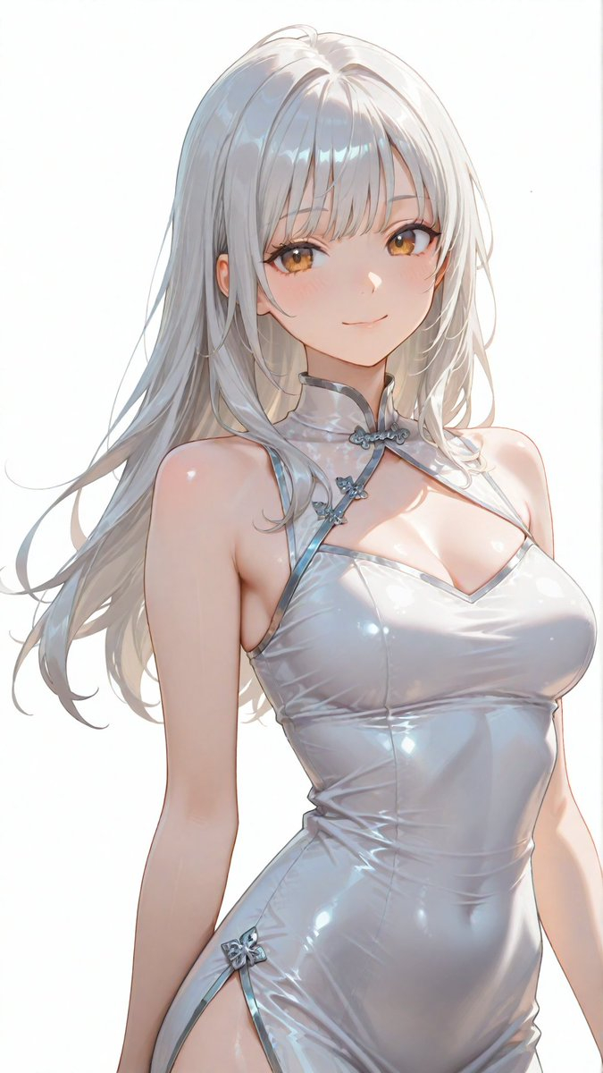 白いチャイナドレスを着た銀髪の少女が優しく微笑んでいる