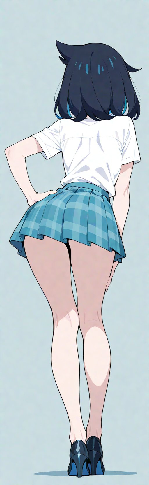 Ein Mädchen mit kurzem schwarzem Haar und blauen Akzenten trägt ein weißes T-Shirt und einen türkisfarbenen Karominirock in einer verführerischen Pose