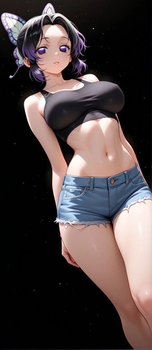 애니메이션 스타일 여성 캐릭터, 검정-보라색 그라데이션 단발머리와 보라색 눈, 나비 모양 머리장식을 착용, 검정색 탱크탑과 파란색 데님 반바지를 입고 있음