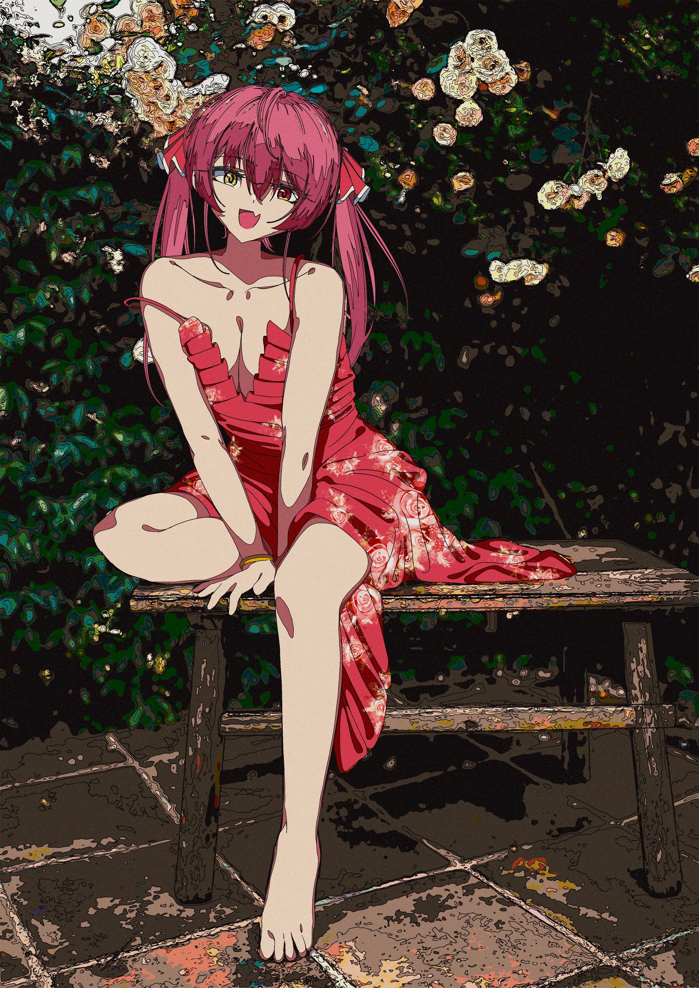 Fille aux couettes roses en robe à fleurs rose assise sur un banc