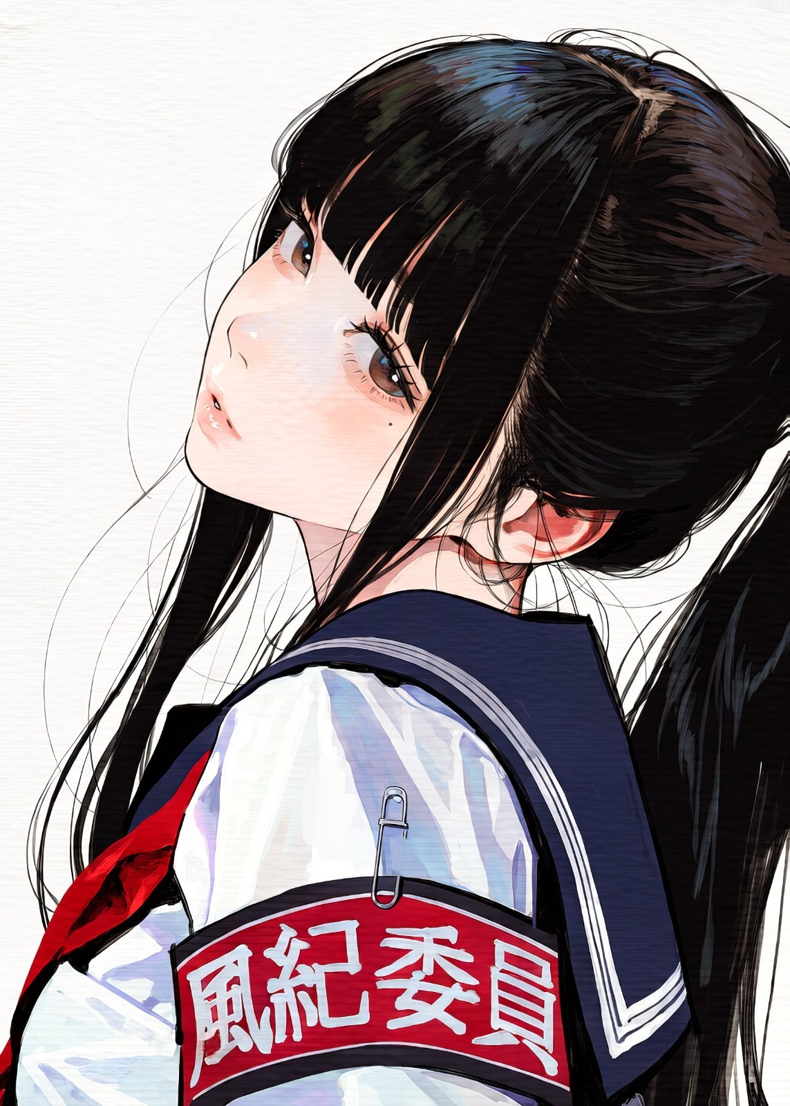 黑髮少女穿著日式水手服側身回眸