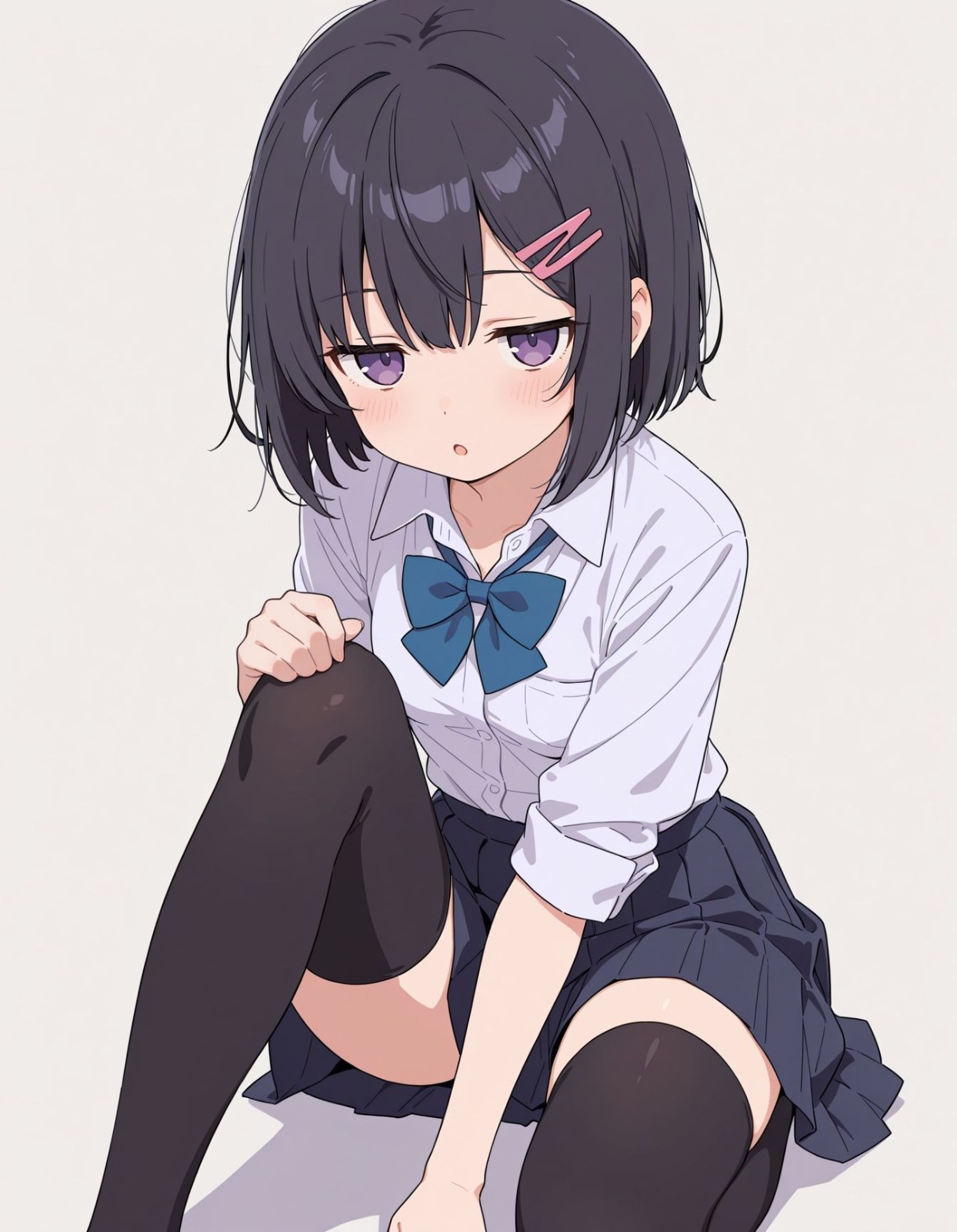 アニメの少女は白いシャツとプリーツスカートを着ています