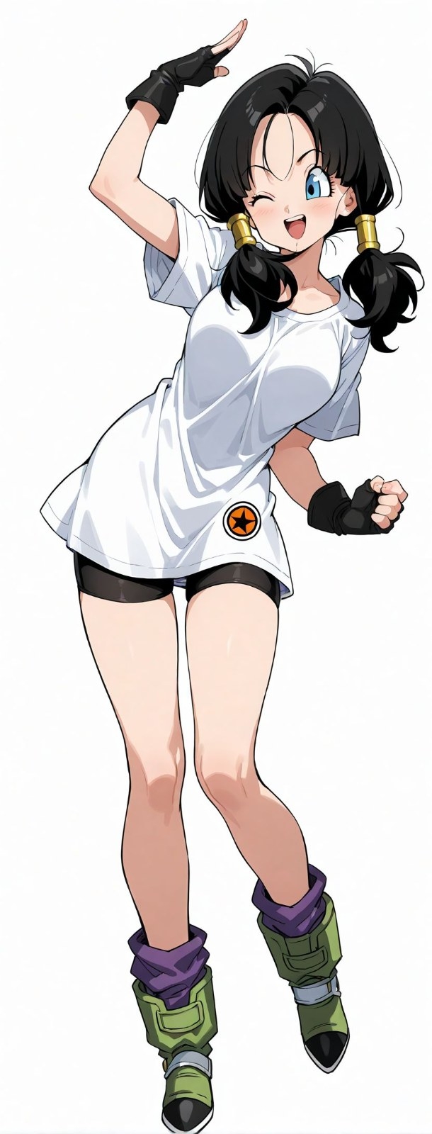 Uma garota de anime usando uma camiseta branca e shorts pretos sorri brilhantemente