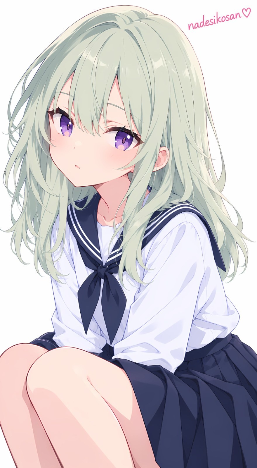 Garota anime com uniforme marinheiro azul sentada
